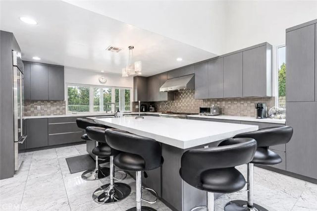 8815 Los Coyotes, Buena Park, CA 90621