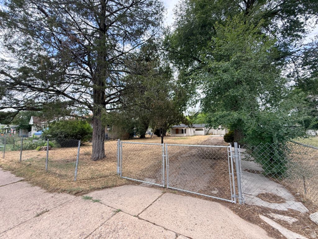 2467 S C AVE, Ogden, UT 84401 — photo 2