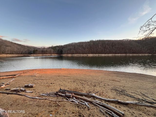 Shoreside Rd, New Tazewell, TN 37825