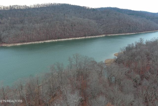 Shoreside Rd, New Tazewell, TN 37825