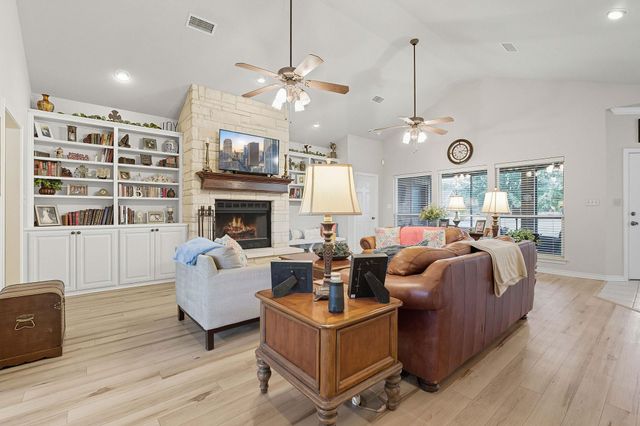 1206 Long MDW, Salado, TX 76571