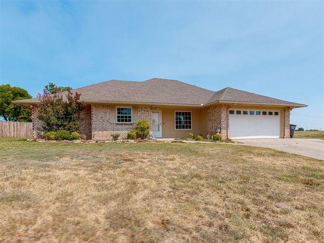 1520 Winding Creek Road, Moore, OK 73160