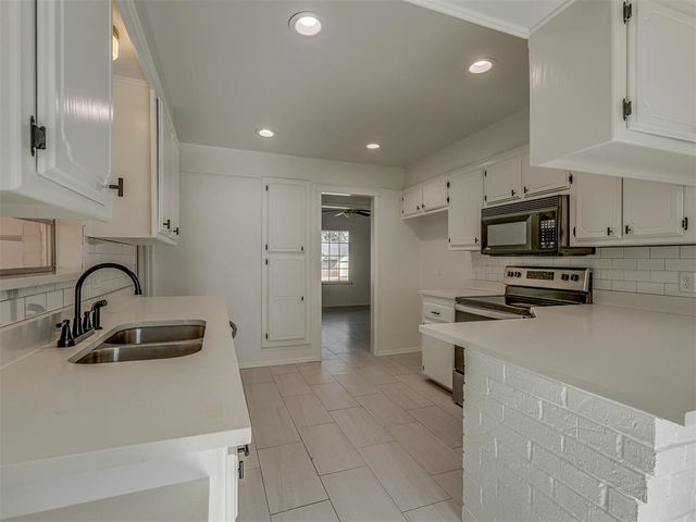 1520 Winding Creek Road, Moore, OK 73160