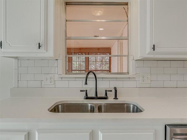1520 Winding Creek Road, Moore, OK 73160