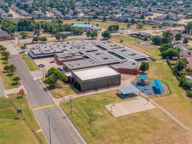 1520 Winding Creek Road, Moore, OK 73160