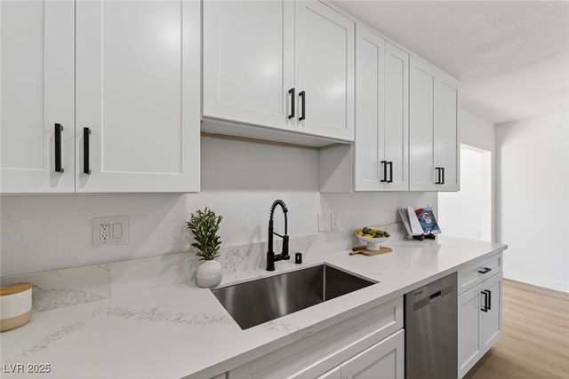 1011 Center Street, Henderson, NV 89015