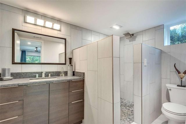 2588 Flair Knoll Drive, Atlanta, GA 30345
