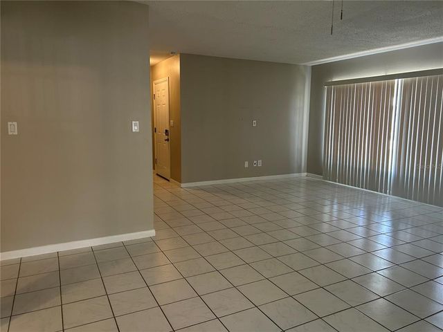 708 LAKEWOOD AVENUE, Tampa, FL 33613