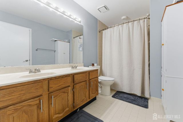 3242 cypress Court, South Brunswick, NJ 08852