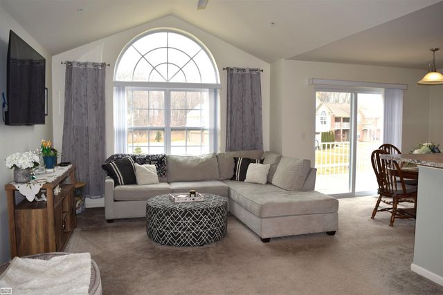 22053 Aberdeen Drive, Macomb Twp, MI 48042