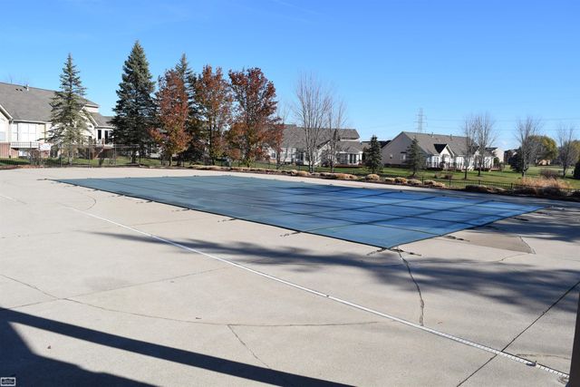 22053 Aberdeen Drive, Macomb Twp, MI 48042