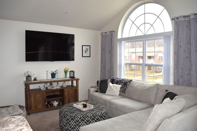 22053 Aberdeen Drive, Macomb Twp, MI 48042