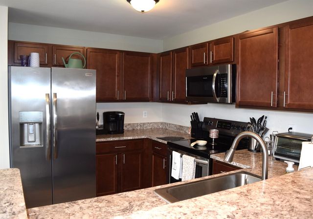 22053 Aberdeen Drive, Macomb Twp, MI 48042