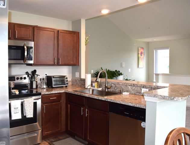 22053 Aberdeen Drive, Macomb Twp, MI 48042