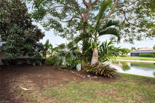 3822 Huelva CT, Naples, FL 34109