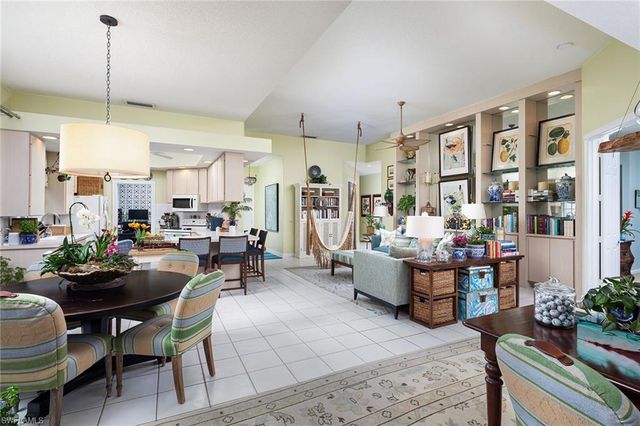 3822 Huelva CT, Naples, FL 34109