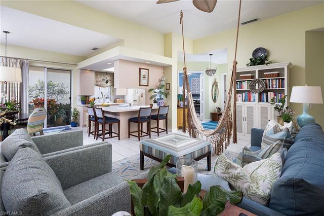 3822 Huelva CT, Naples, FL 34109