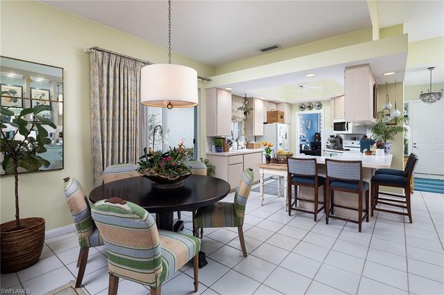 3822 Huelva CT, Naples, FL 34109