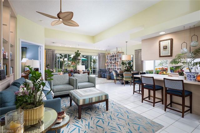 3822 Huelva CT, Naples, FL 34109