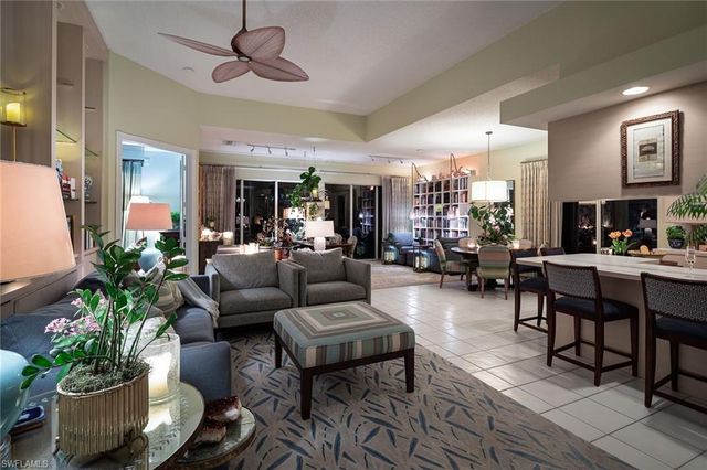 3822 Huelva CT, Naples, FL 34109