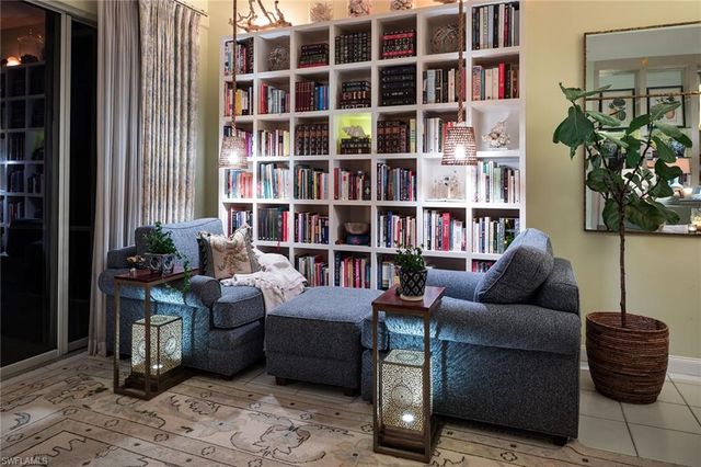 3822 Huelva CT, Naples, FL 34109