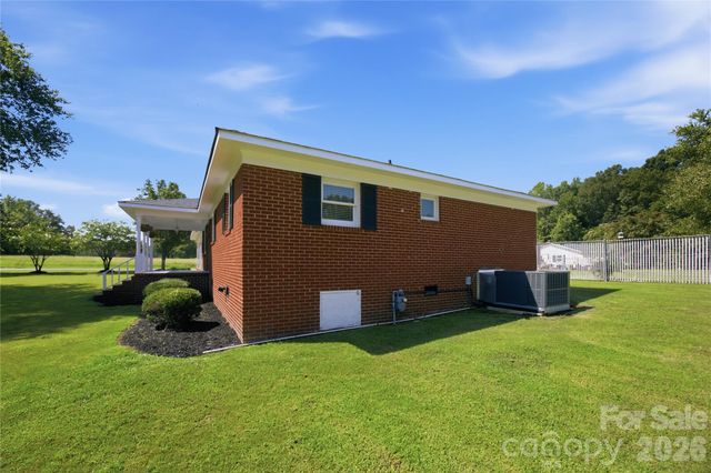 2424 Griffith Road, Monroe, NC 28112
