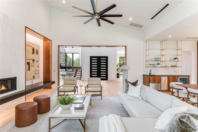 10142 Coppedge, Dallas, TX 75229