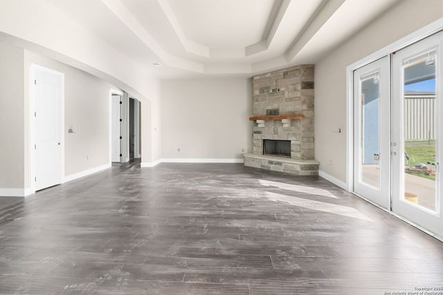 731 County Road 356, Adkins, TX 78101