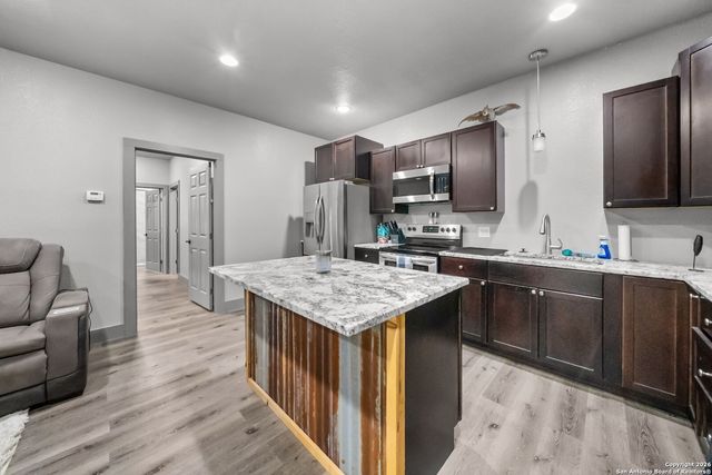 731 County Road 356, Adkins, TX 78101