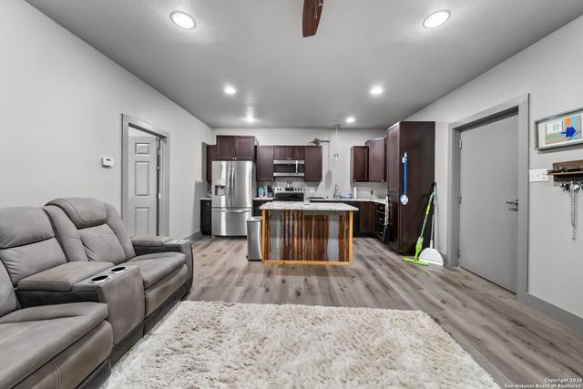 731 County Road 356, Adkins, TX 78101