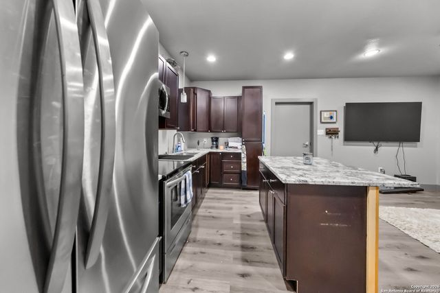 731 County Road 356, Adkins, TX 78101