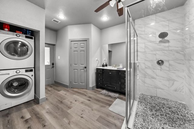 731 County Road 356, Adkins, TX 78101