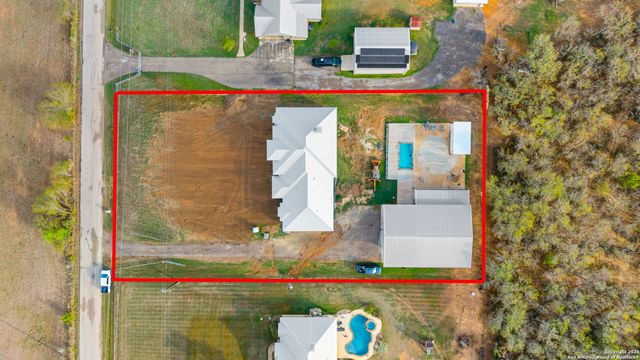 731 County Road 356, Adkins, TX 78101