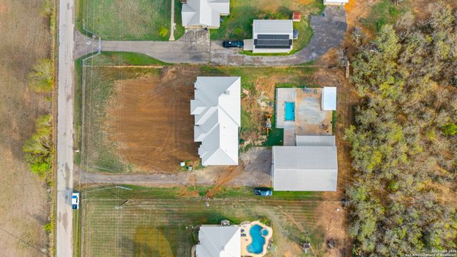 731 County Road 356, Adkins, TX 78101