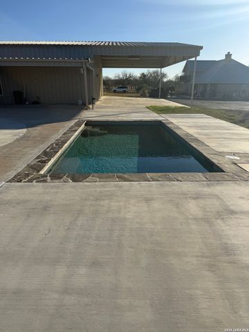 731 County Road 356, Adkins, TX 78101