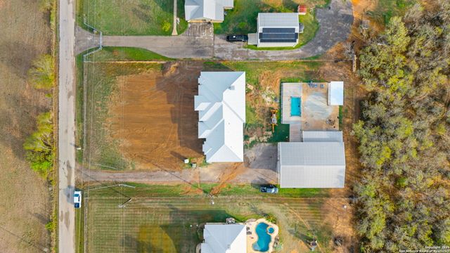 731 County Road 356, Adkins, TX 78101