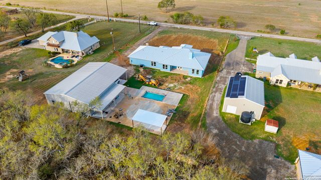 731 County Road 356, Adkins, TX 78101