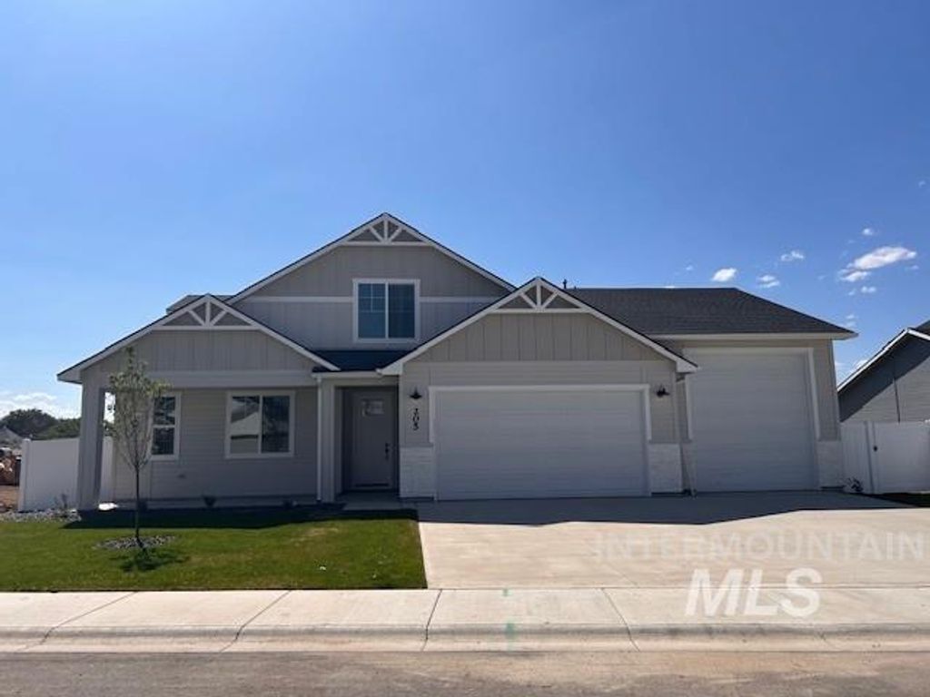 205 Pronghorn Ave, Fruitland, ID 83619