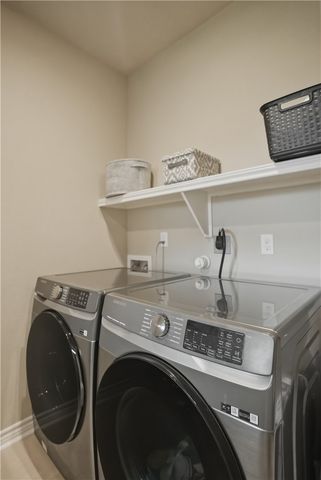 7710 Hulk Dr, Corpus Christi, TX 78414