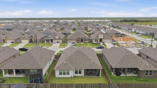 7710 Hulk Dr, Corpus Christi, TX 78414