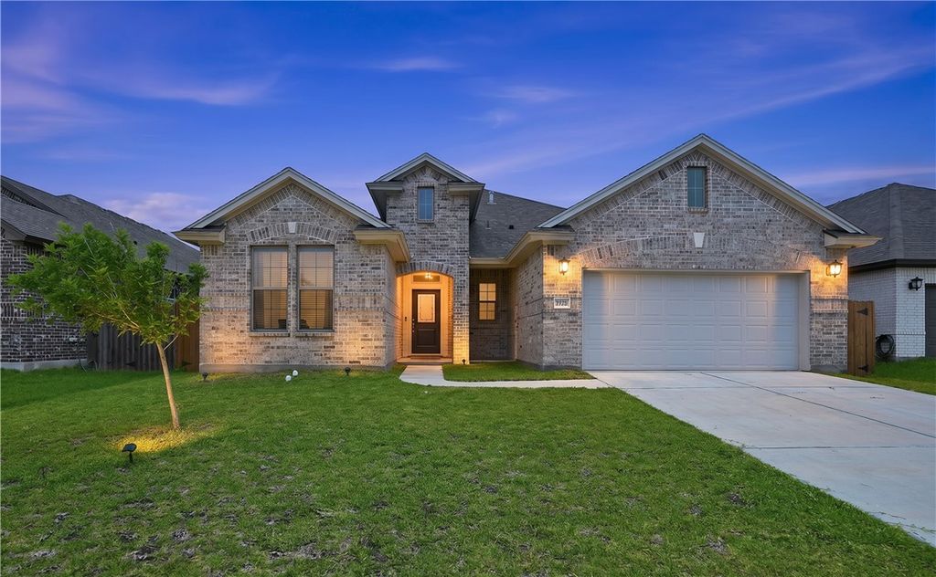 7710 Hulk Dr, Corpus Christi, TX 78414