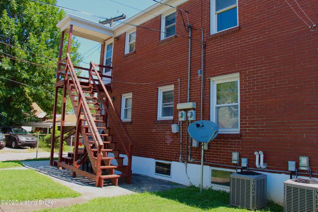 2402 Bradley Ave, 1, Louisville, KY 40217