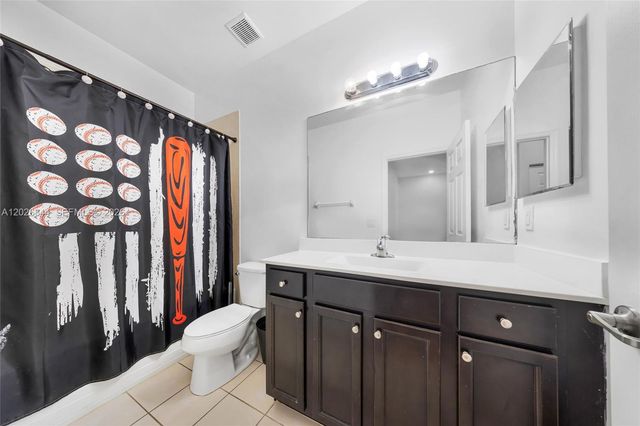 9381 W 33rd Lane, Hialeah, FL 33018