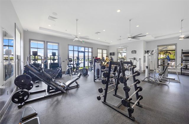 9381 W 33rd Lane, Hialeah, FL 33018