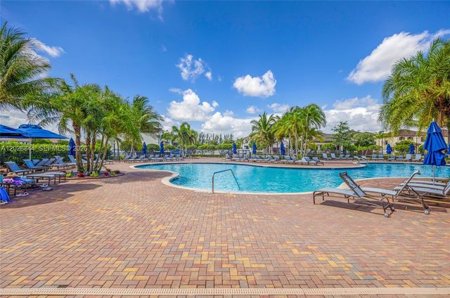 9381 W 33rd Lane, Hialeah, FL 33018