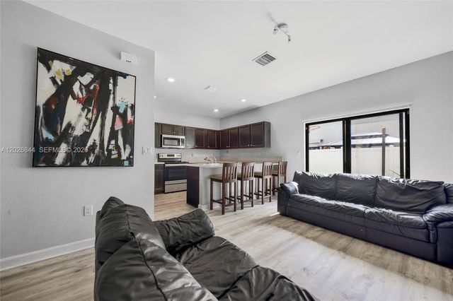 9381 W 33rd Lane, Hialeah, FL 33018