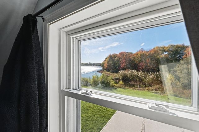 1031 Old Stafford Road, Tiverton, RI 02878