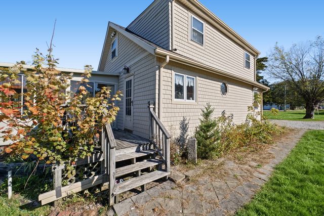 1031 Old Stafford Road, Tiverton, RI 02878