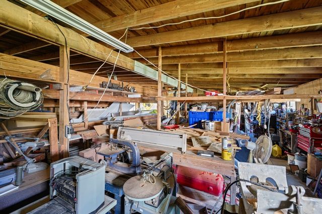 1031 Old Stafford Road, Tiverton, RI 02878