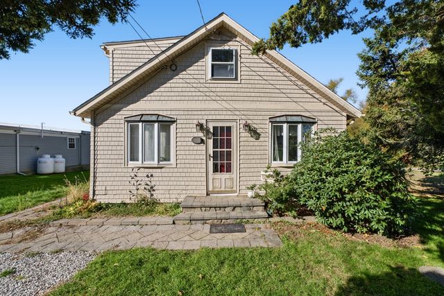 1031 Old Stafford Road, Tiverton, RI 02878